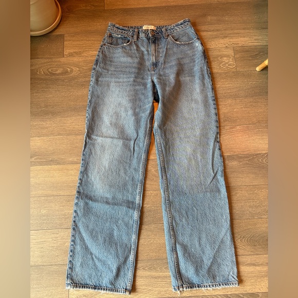 Abercrombie & Fitch Denim - Abercrombie & Fitch Straight Leg Jeans - Medium Blue Denim